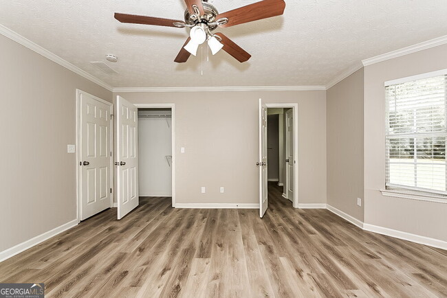 Building Photo - 611 Longstreet Ln