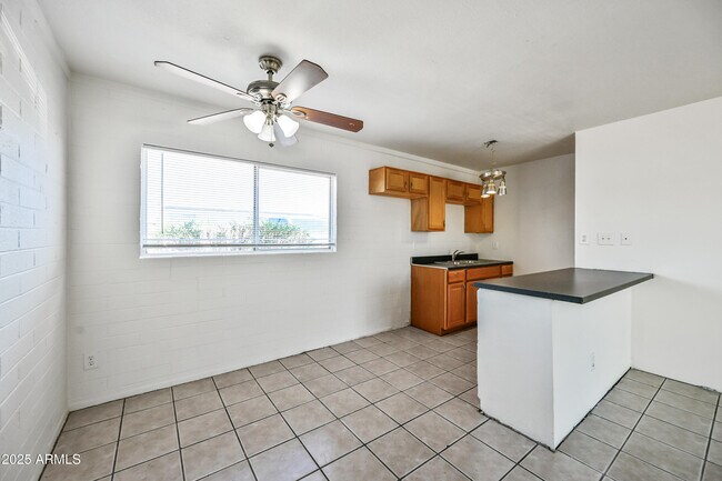 Building Photo - 1710 E Ocotillo Rd