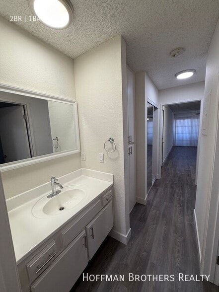 Building Photo - 4124 N Eagle Rock Blvd