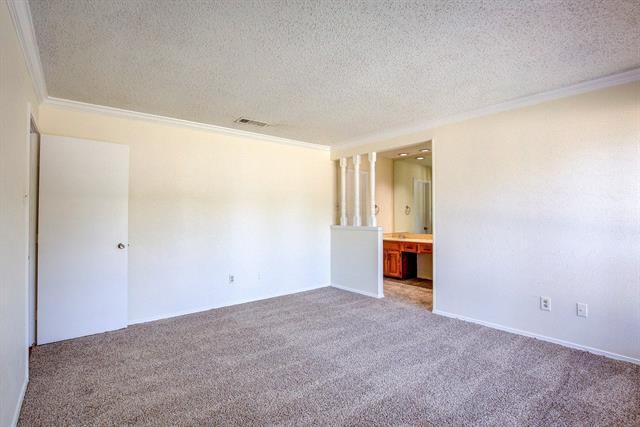 Building Photo - 1010 Kingston Dr