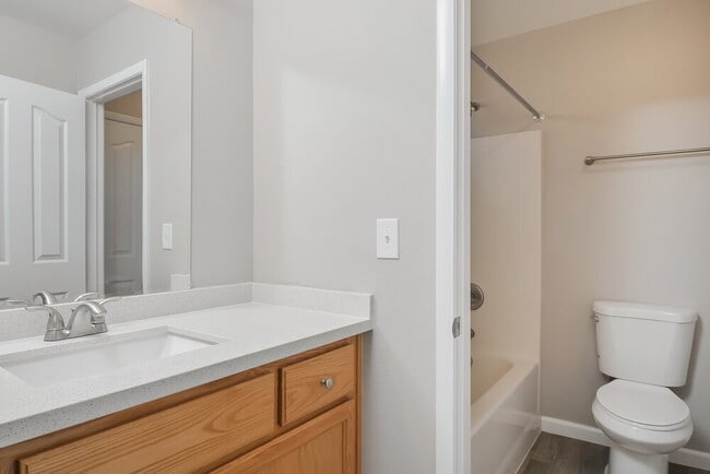 Building Photo - 4815 Longshot Dr