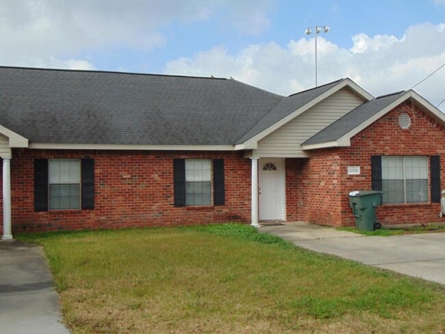 Building Photo - 4340 Benoit Ln
