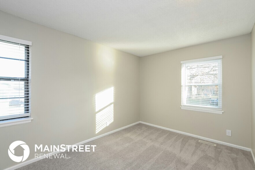 Building Photo - 15912 W 153rd St
