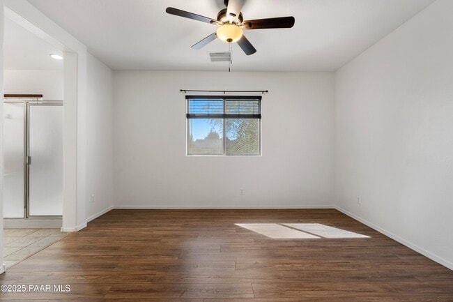 Building Photo - 1531 Essex Way