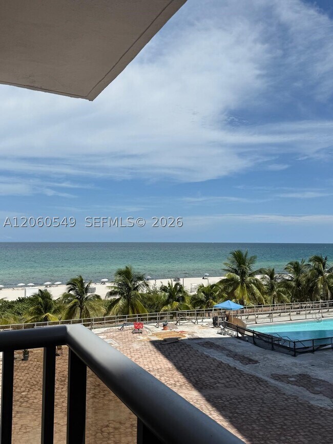 Building Photo - 6039 Collins Ave