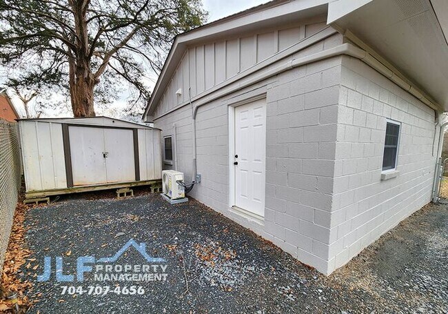 Building Photo - Beautifully Remodeled 1 Bed/1 Bath Home in Cramerton!