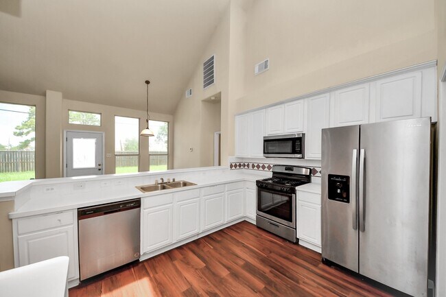 Building Photo - 530 Majestic Ridge Dr