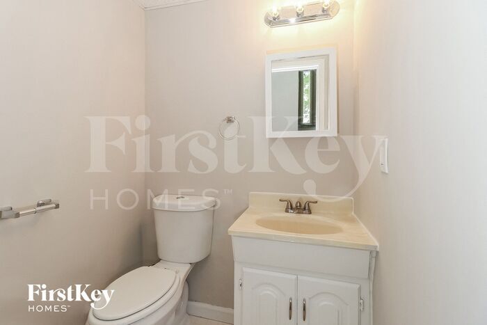 Building Photo - 388 Fire Fly Dr