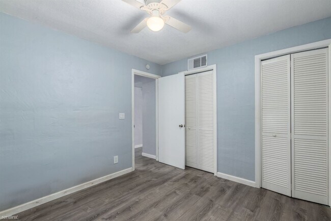 Building Photo - 2 br, 1 bath House - 1116 S Holbrook Ln