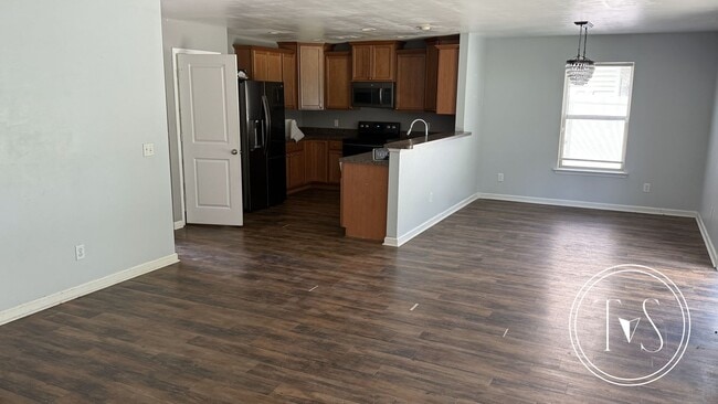 Building Photo - RATE DROP ALERT! (was $3000/month) and SUM...