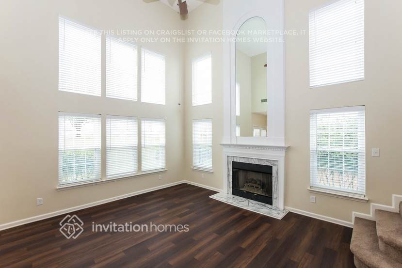 Building Photo - 15832 Hollingbourne Rd