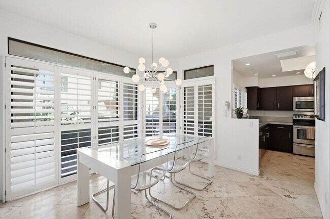 Building Photo - Charming 2-Bedroom Casita