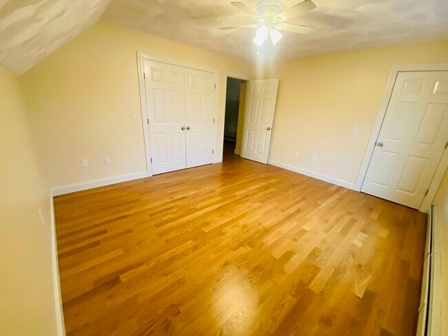 Building Photo - 253 Lynn St