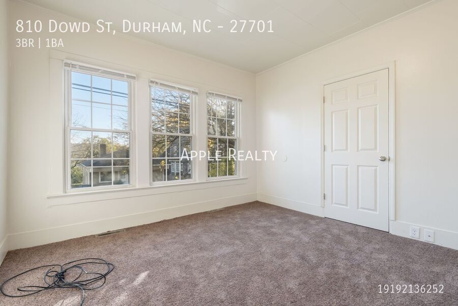 Building Photo - 810 Dowd St