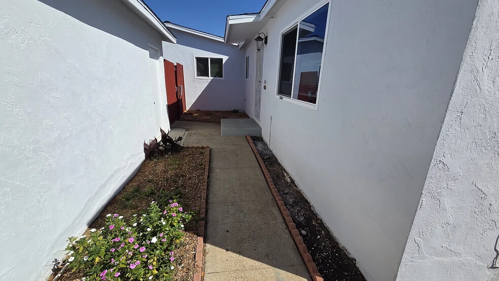 Building Photo - 4134 Fond du Lac Ave