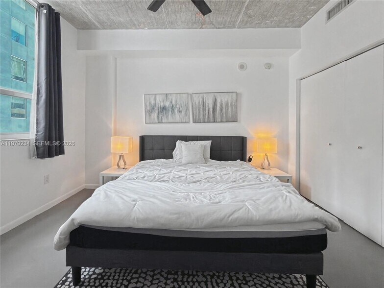 Building Photo - 234 NE 3rd St