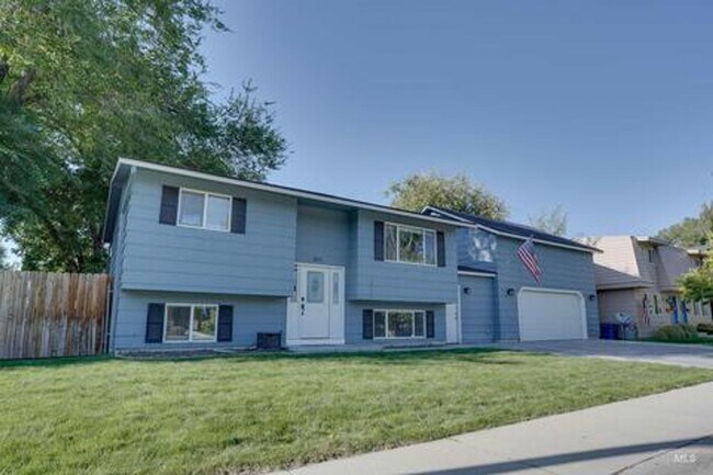 Building Photo - 4 Bedroom 2 Bath Home Boise North End