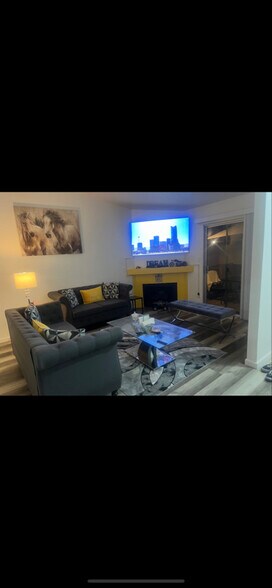 Building Photo - 1313 Floyd Ave