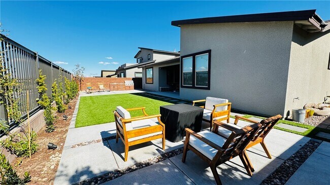 Building Photo - 9836 Starlight Ridge Ave