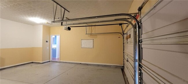 Building Photo - 505 Canton Ct