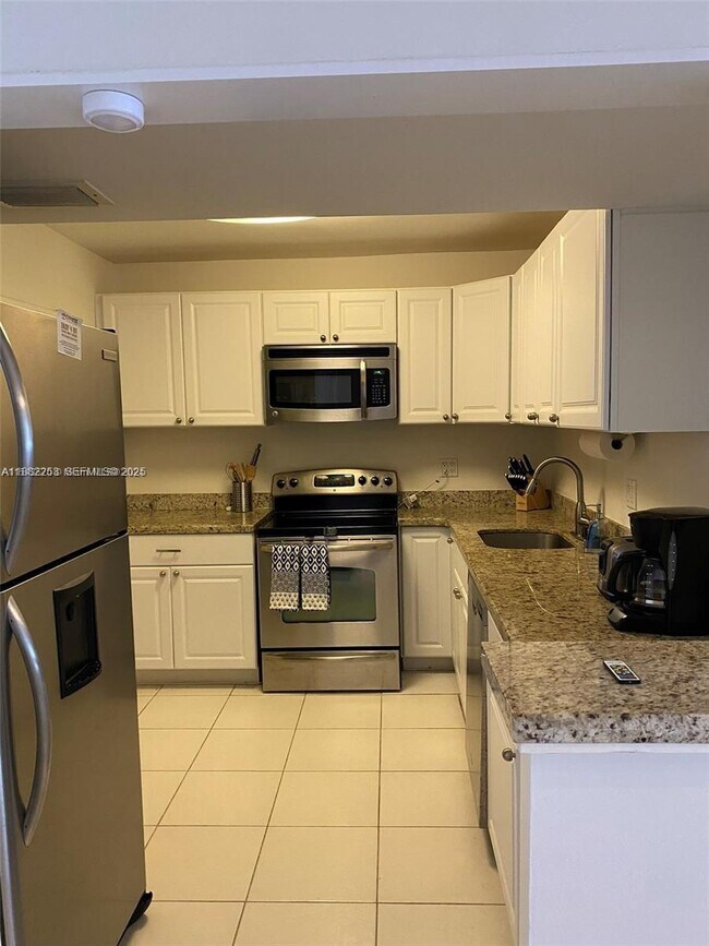 Building Photo - 3725 S Ocean Dr