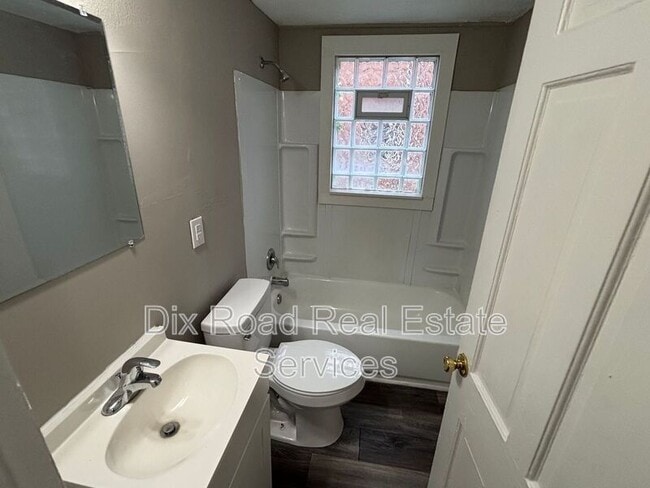 Building Photo - 1111 Richmond Ave