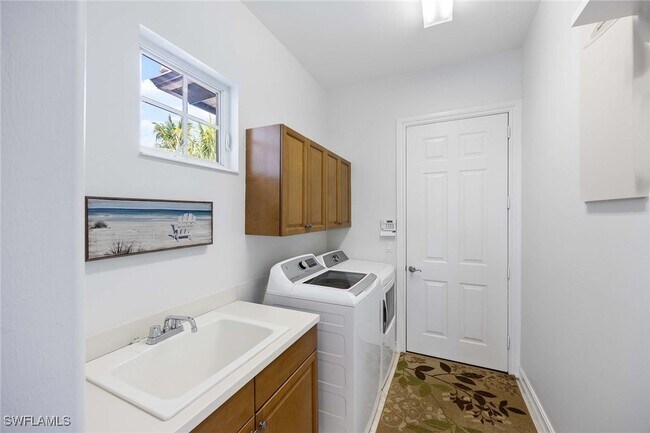 Building Photo - 8902 Shenendoah Cir