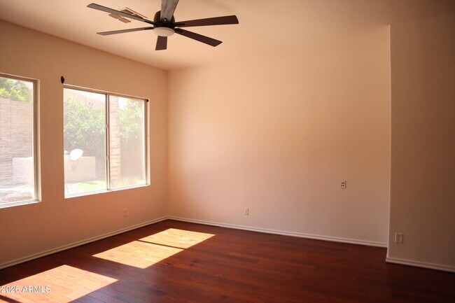 Building Photo - 3820 S Barberry Pl