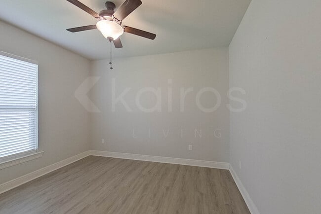 Building Photo - 3207 Rosehill Dr