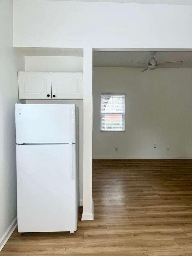 Building Photo - Two Bed, Two Bath Home on Wilmington Island