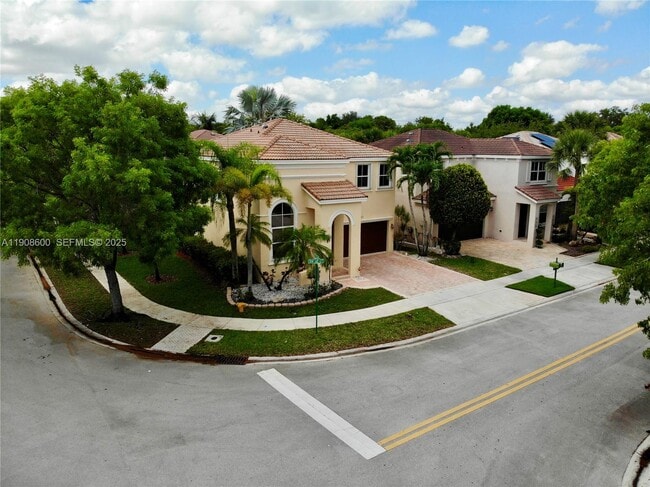 Building Photo - 15562 SW 50th Ct