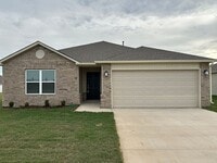 Building Photo - Brand-new 3 bedroom, 2 bath home located in historic Claremore