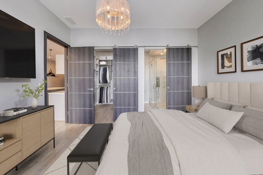 Building Photo - 1708 W Cermak Rd