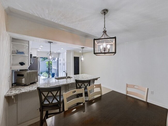 Building Photo - ** CATALINA AT HIGH POINT ** 2 BED / 2 BATH - CONDO - FURNISHED - CARPORT - ANNUAL RENTAL