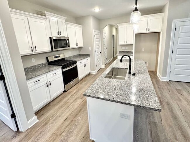 Building Photo - Now Leasing a 5-Bedroom 3 Bath Home In Cordova off of Houston Levee and Walnut Grove