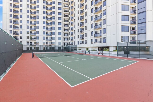 Building Photo - Contemporary condo on the 10th floor inclu...