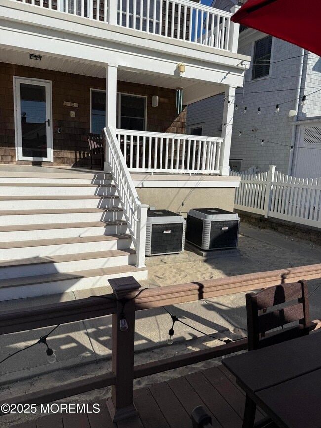 Building Photo - 275 Beach Front