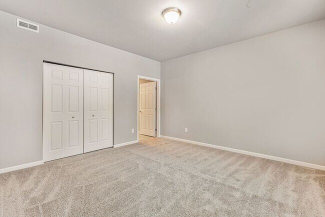 Building Photo - 3518 E Sedge Wren Dr