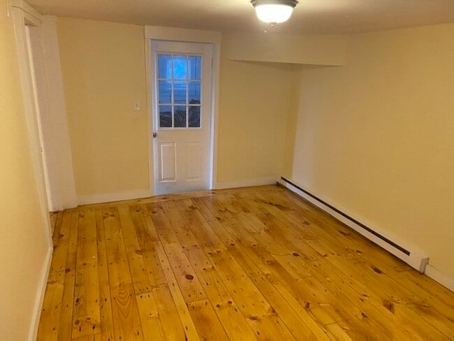 Building Photo - 227 Bridge St