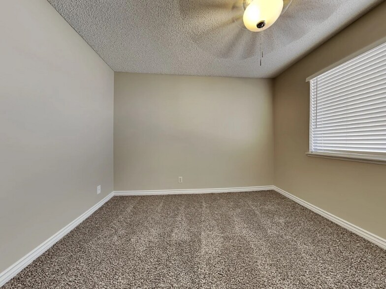 Building Photo - 4054 Venita Ct