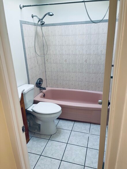 Bathroom - 7958 Langdon St