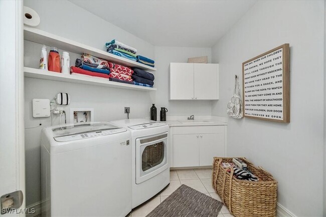 Building Photo - 700 Bentwater Cir