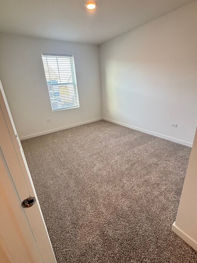 Building Photo - 2246 Barbera Dr