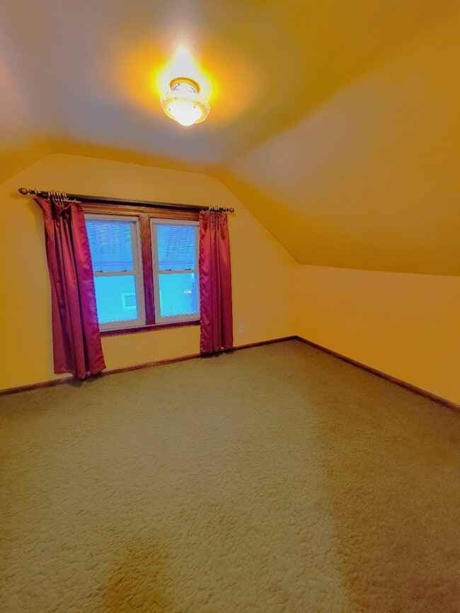 Building Photo - 515 N 8th Ave