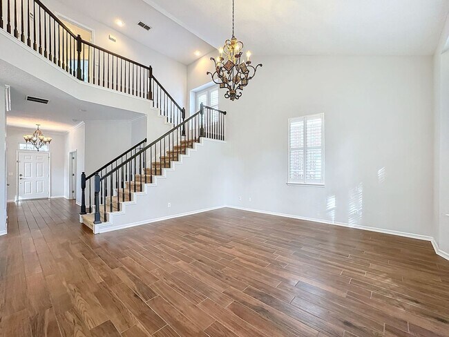 Building Photo - Stunning 5-Bedroom Home in North Village o...