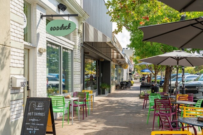 Building Photo - 1456 E Montague Ave