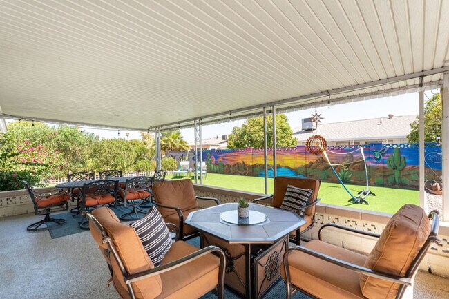 Building Photo - 11031 W Cumberland Dr