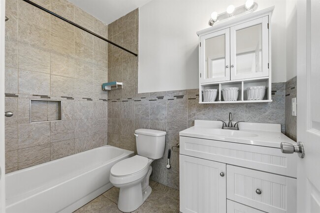 Building Photo - 54 Laidlaw Ave