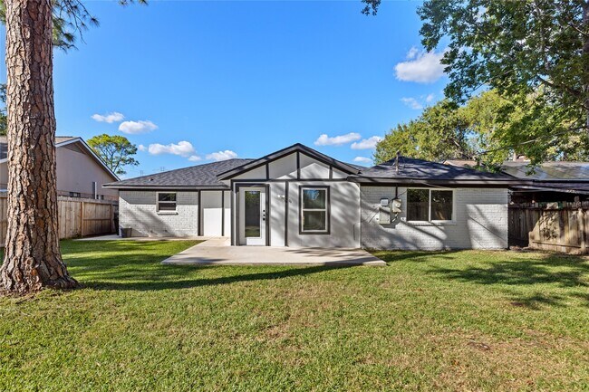 Building Photo - 11423 Hazen St