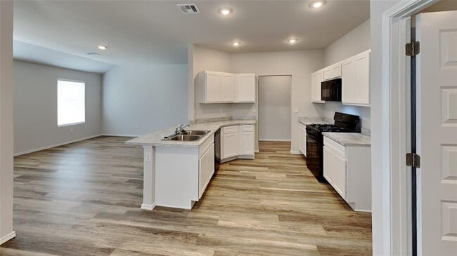 Building Photo - 9709 Laredo Ln